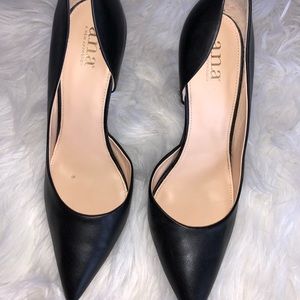 Black Ana pumps